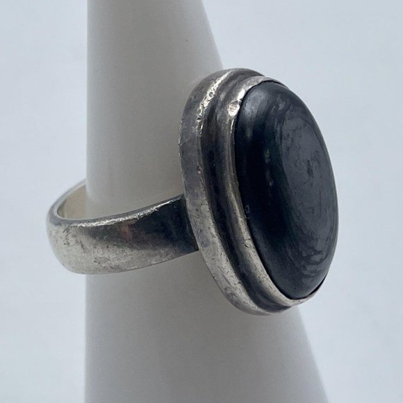 Unisex Sterling Silver 925 Oval Shape Hematite Black Stone Ring Size 5.5 - Picture 2 of 5